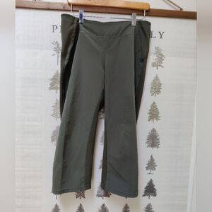 Columbia Titanium Omni-Wick Capri Pants Olive Green - Size M